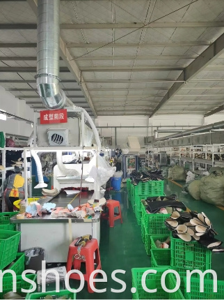 Women's Heeled Sandals Red Satin Sparkly Rhinestone Strap Open-Toe Block Chunky Heels